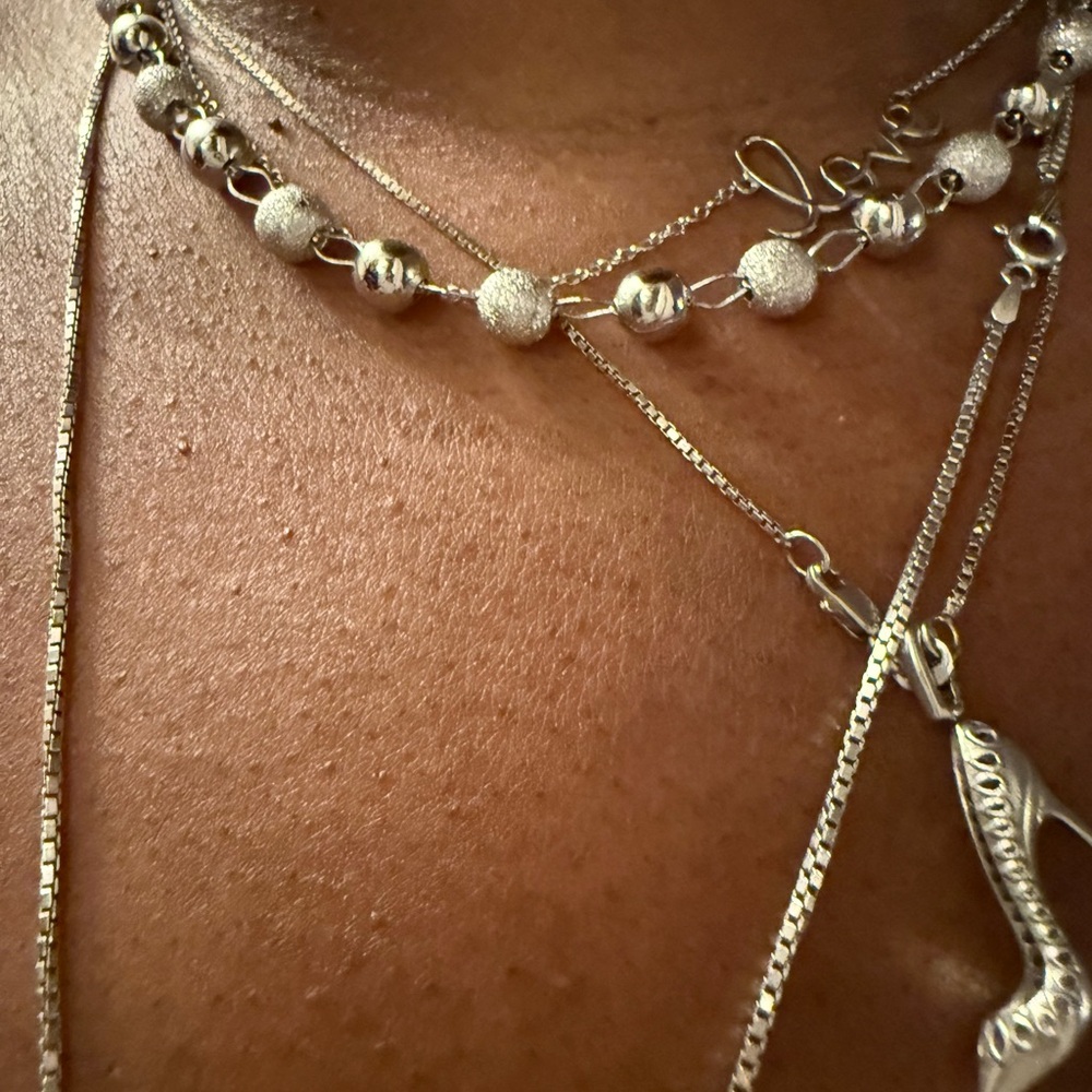 Elegant white gold linked balls solid and frosted Necklace